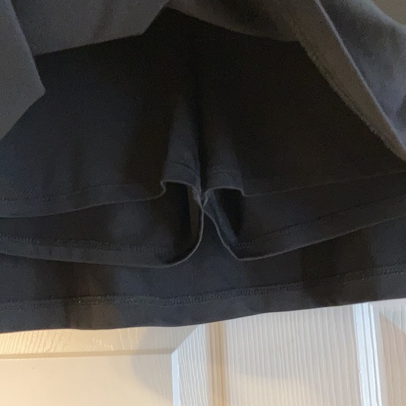 Athletic skort by “be inspired”- black size small -elastic waist with key pocket - Picture 3 of 9